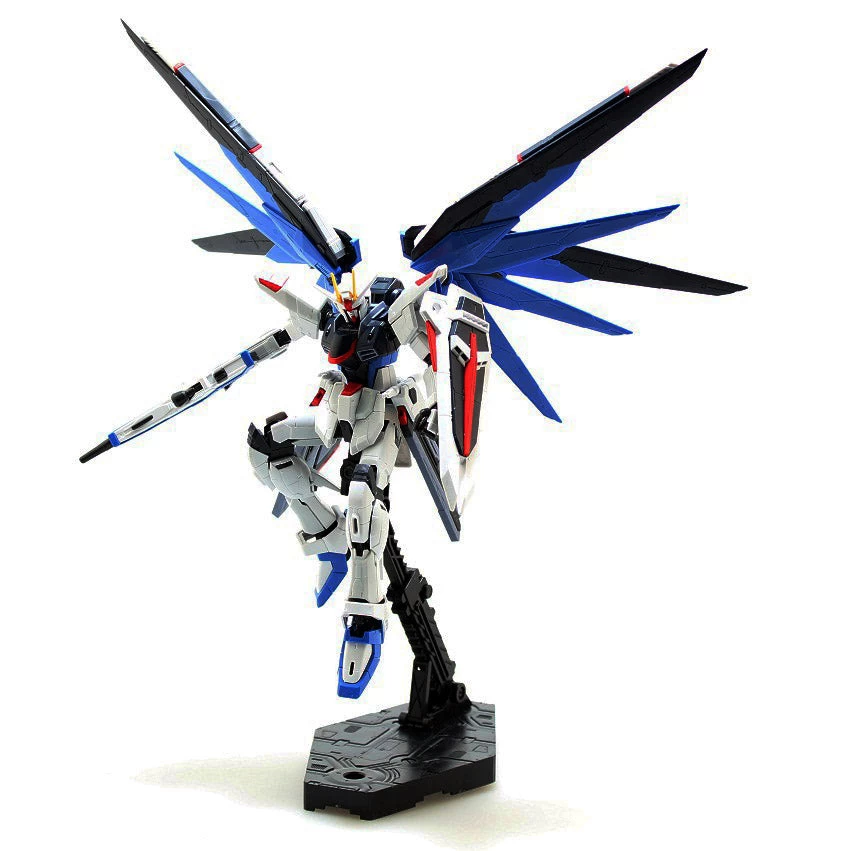 Bandai Gundam 1/144 RG #05 Seed ZGMF-X10A Freedom Gundam Model Kit 3 Bandai Gundam 1/144 RG #05 Seed ZGMF-X10A Freedom Gundam Model Kit - Image 3